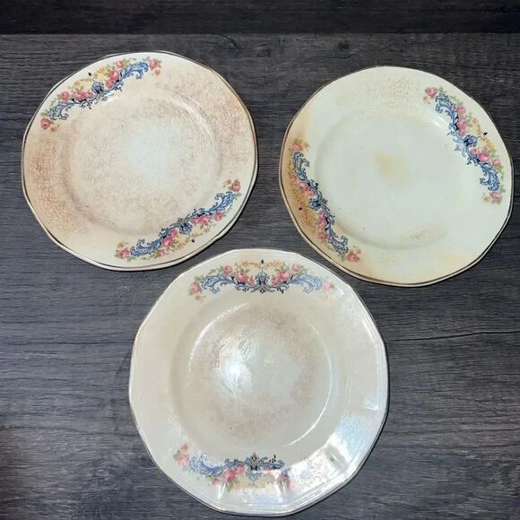 Vintage Ceramic Porcelain Floral Crest 6” Dessert Tea Plates Set of 3 - Picture 1 of 6